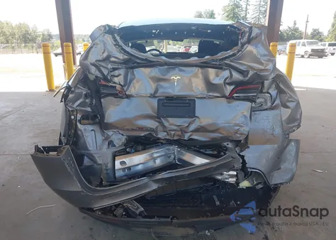 2025 Tesla Model Y Performance Dual Motor All-Wheel Drive z USA, uszkodzony, nr VIN 7SAYGDEF5SA353325